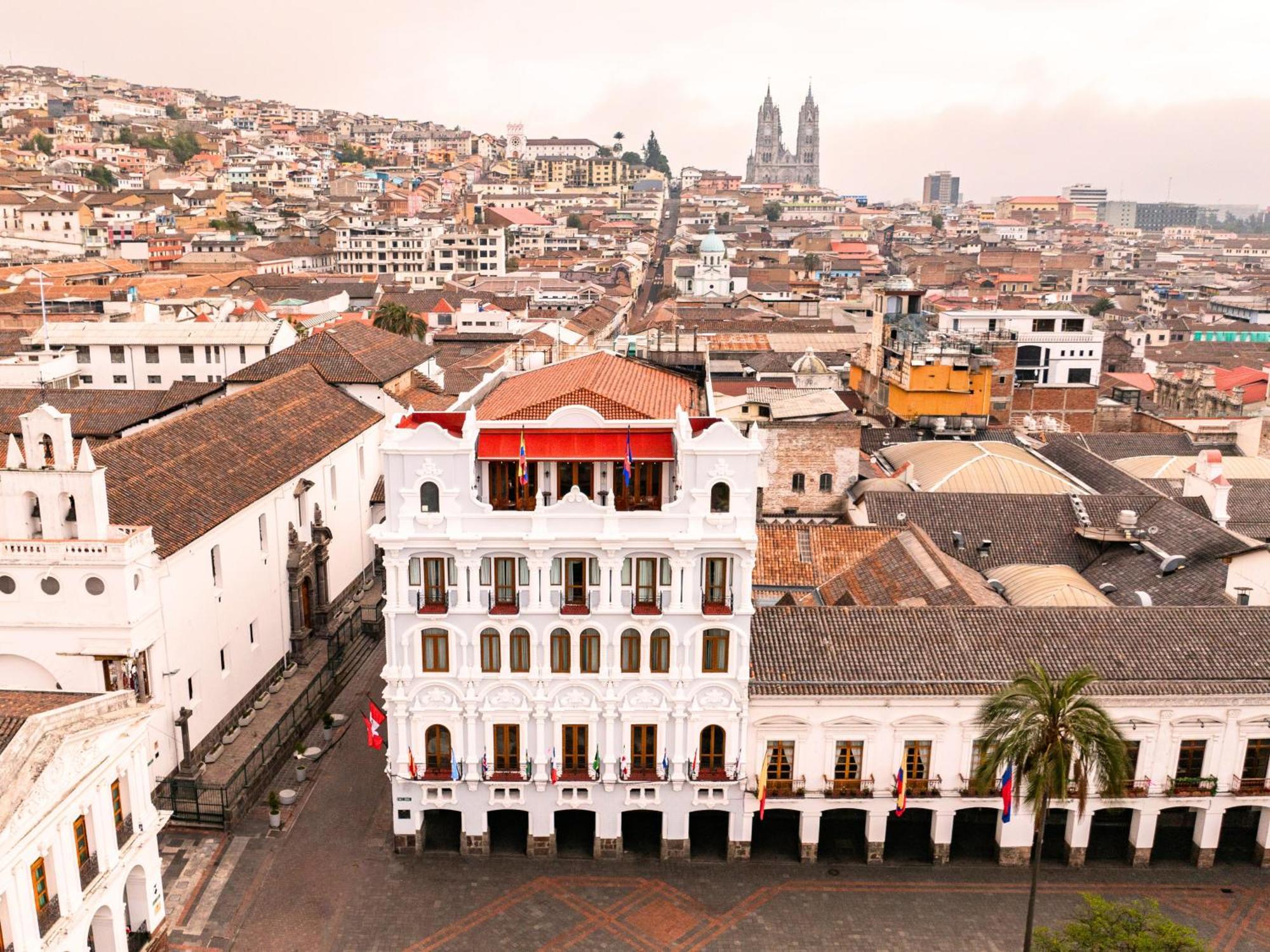 Plaza Grande Hotel Quito Exterior foto