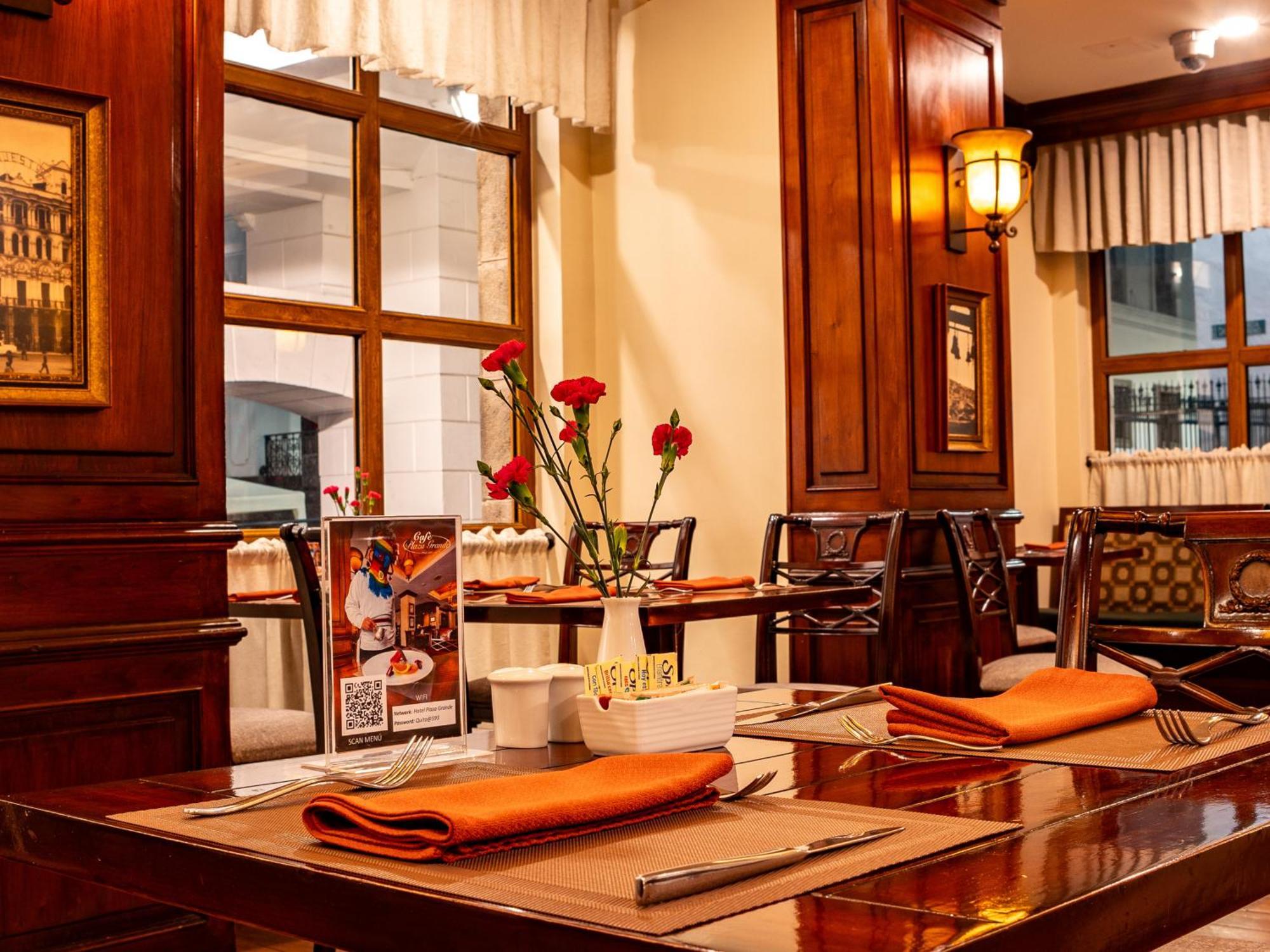 Plaza Grande Hotel Quito Exterior foto
